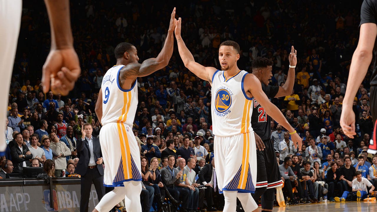 Curry scores 27, Warriors outlast Bulls to reach 14-0